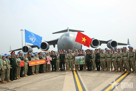 Sr. Lt. Gen. Le Quang Dao sees off L2FH Rotation 8 personnel on mission to South Sudan